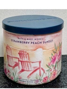 ALL NEW Strawberry Peach Sunset 3-Wick Candle 14.5 oz Bath & Body Works